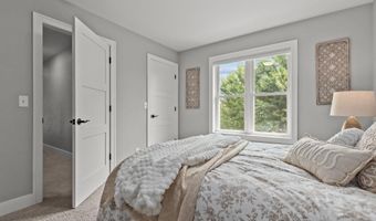 5644 N SUMMERLAND Dr, Appleton, WI 54913