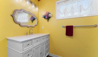 120 Vernon St, Algoma, WI 54201