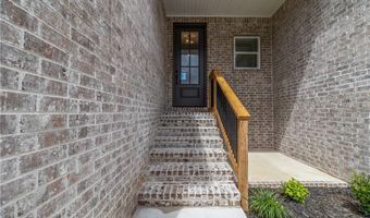 1041 Whistler St, Bentonville, AR 72713