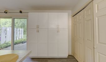 84 Founders Vlg 84, Clinton, CT 06413