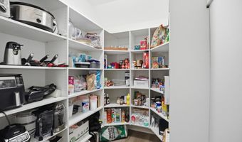 1908 Golfview Dr, Auburn, IN 46706