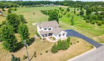 9352 67th St NW, Annandale, MN 55302