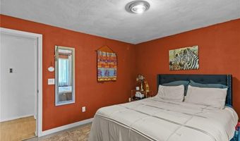 4 Clarke St, Warwick, RI 02886