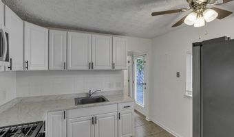 1752 S Hamilton Rd, Columbus, OH 43227