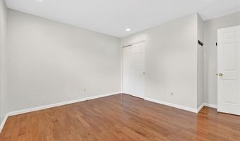 701 Kehrs Mill Rd, Ballwin, MO 63011
