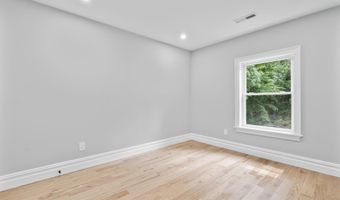 28 Spruce Mountain Rd, Danbury, CT 06810