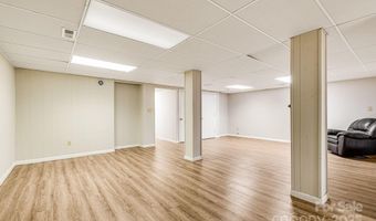 226 Wildflower Rd, Asheville, NC 28804