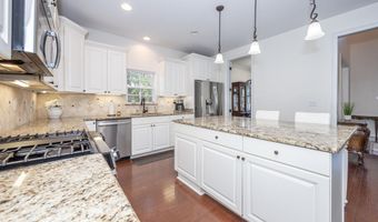 13076 Pine Valley Ln, Biloxi, MS 39532