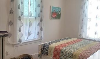 68 Evarts St, Newport, RI 02840