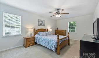 8520 Golf Ridge Dr, Charlotte, NC 28277