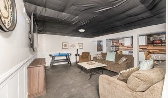 8 E Gate Dr, Alloway, NJ 07418