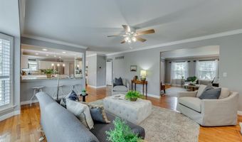 13153 Barrett Meadows Dr, Des Peres, MO 63021
