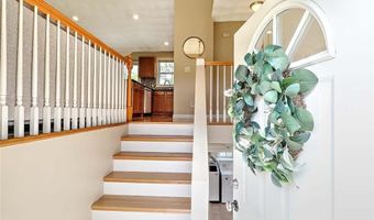 5 Craigie Ave, Johnston, RI 02919