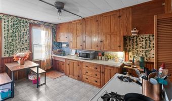 95 School St, Lincoln, RI 02865