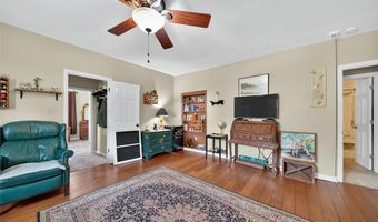 5596 Walnut St, Augusta, MO 63332