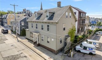 27 Franklin St, Newport, RI 02840