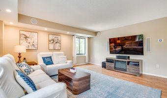 200 N PICKETT St 308, Alexandria, VA 22304
