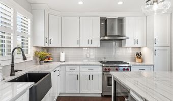 141 30th St, Avalon, NJ 08202