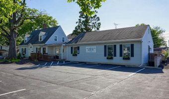 101 S 7TH St, Akron, PA 17501