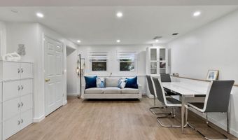 16 Edgebrook Ln, Airmont, NY 10952