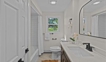 17 Auburn Ave, Johnston, RI 02919