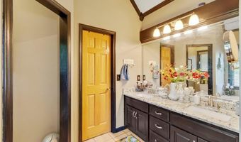 15733 Pine Cir, Basehor, KS 66007