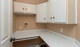 7121 Parklake Pl, Indianapolis, IN 46217