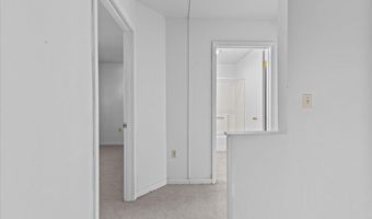 21 Hyde St 3, Burlington, VT 05401
