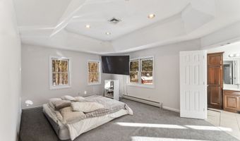 704 Cherry Brook Rd, Canton, CT 06019