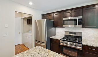 4274 Hillside Dr, Ann Arbor, MI 48105