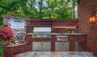 18 Coventry Woods Dr, Arden, NC 28704