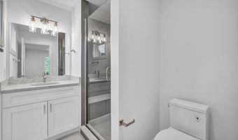 830 Club Dr W, Aurora, OH 44202