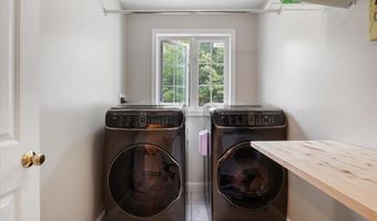 4 Dunnmoore Dr, Bow, NH 03304