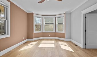 20 Summer St, Newport, RI 02840