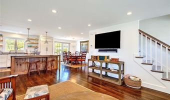 228 Bonnet Point Rd, Narragansett, RI 02882
