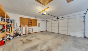 4935 Tanners Spring Dr, Alpharetta, GA 30022