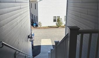 9 Gray Coach Ln 913, Cranston, RI 02921