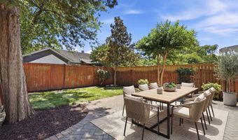 19 E MYRTLE St A, Alexandria, VA 22301