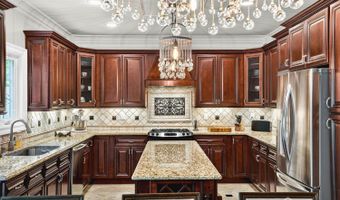 45 White Oak Ln, Aberdeen, NJ 07747