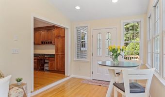 16 Patriots Rd, Acton, MA 01720