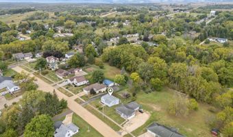 304 E Plum St, Anamosa, IA 52205