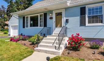 11 Bellevue Dr, Cranston, RI 02920