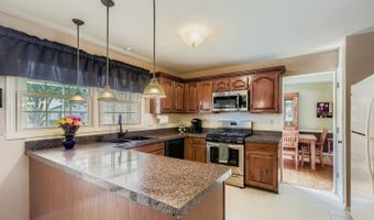 1967 N Woodland Ln, Arlington Heights, IL 60004
