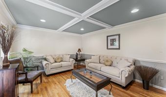 4 Quail Run Dr, Danbury, CT 06811