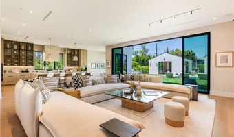 16711 Moorpark St, Encino, CA 91436