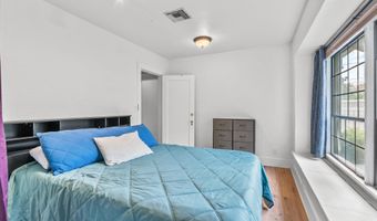 94 N 3rd St, Ashland, OR 97520