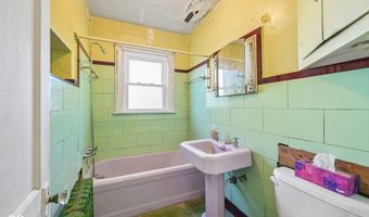 327 E 37th St, Anderson, IN 46013