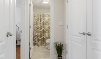 72 Country Meadow Ln, Glocester, RI 02814