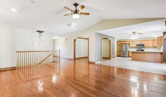 1124 12th Ave SE, Altoona, IA 50009