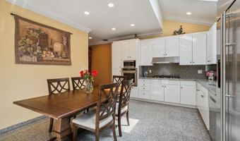 44 Netz Pl, Albertson, NY 11507